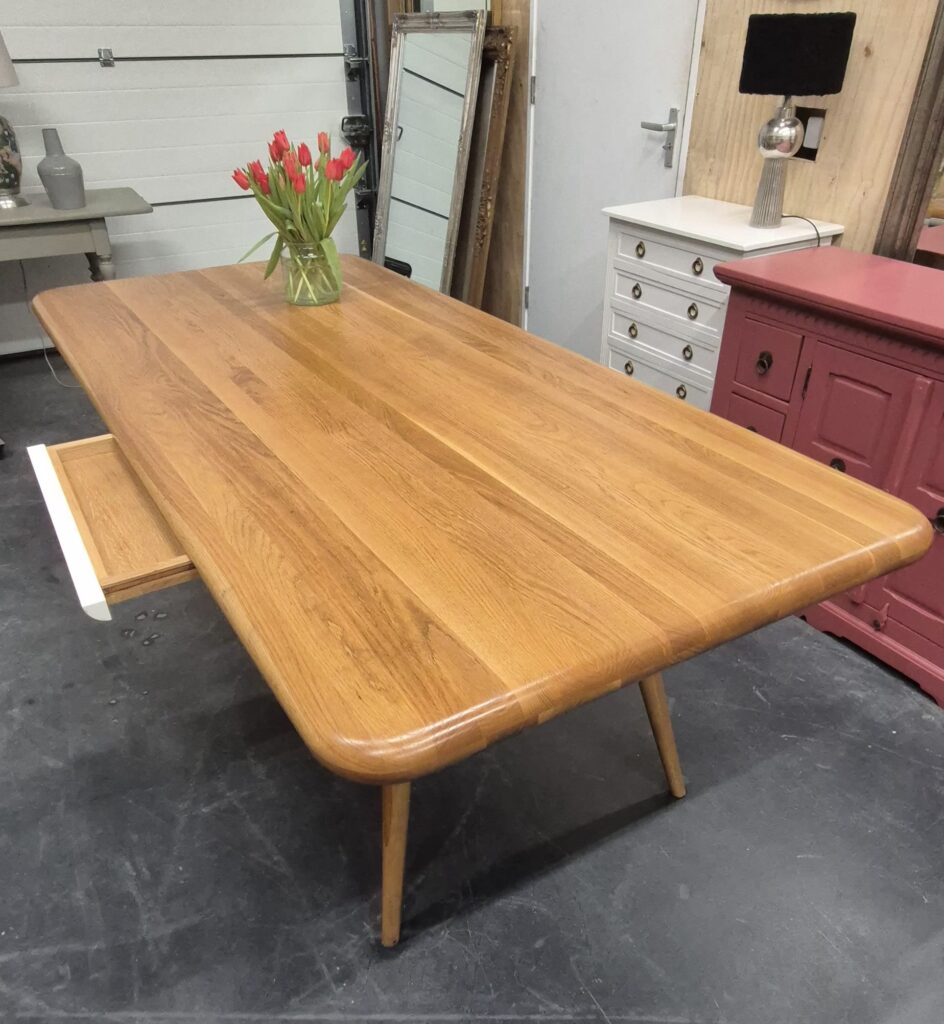 Eettafel Deens model
met 4 lades, Eikenhout