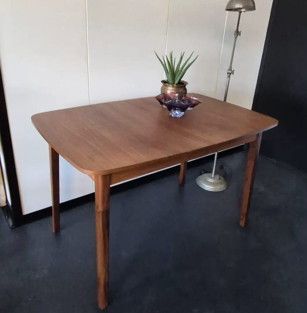 Deense tafel jaren 60
Uitschuifbaar, Teakhout