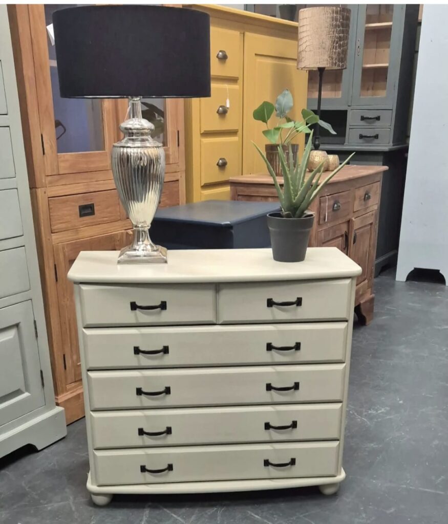 Ladenkast, Grenenhout