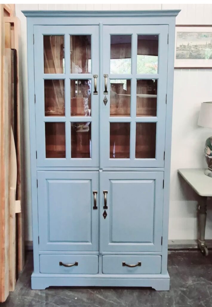 Vitrinekast, Teakhout 